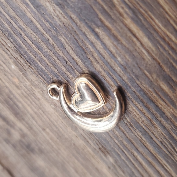 P107 moon and heart loves eternal bliss pendant charm - Picture 2 of 2